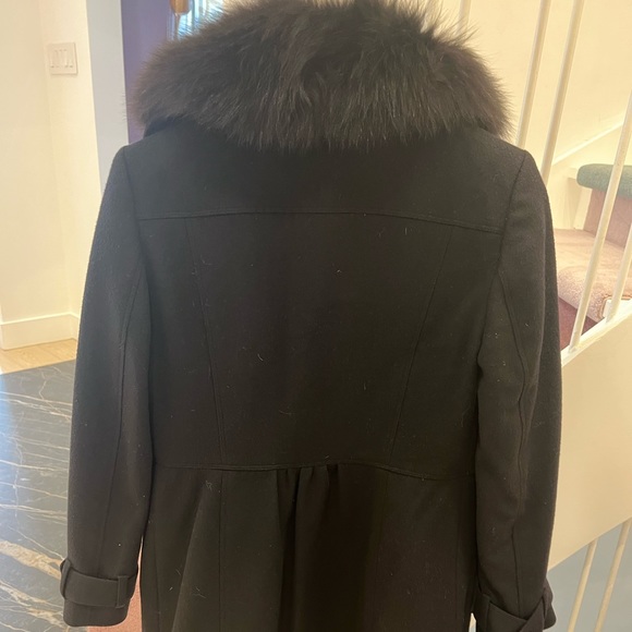 BURBERRY. Great condition. USA 6. Black pea coat with fox fur collar. - Picture 5 of 5